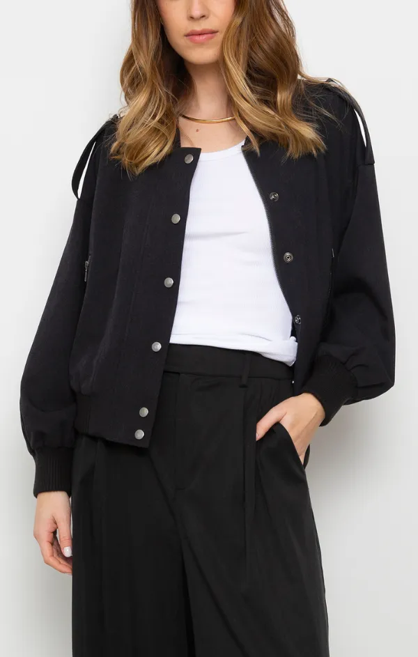 Estelle Bomber