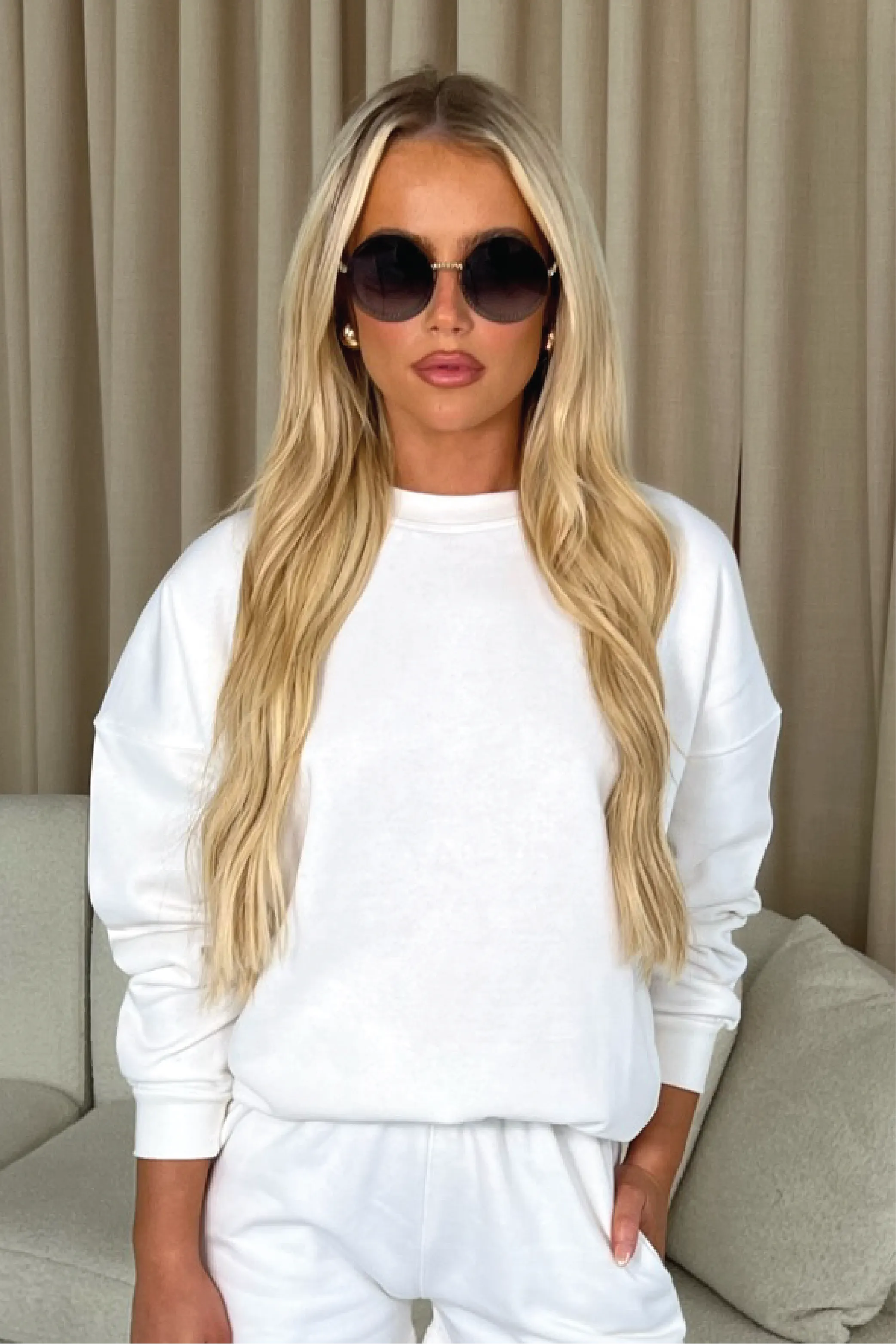 Glamify basic white sweatshirt