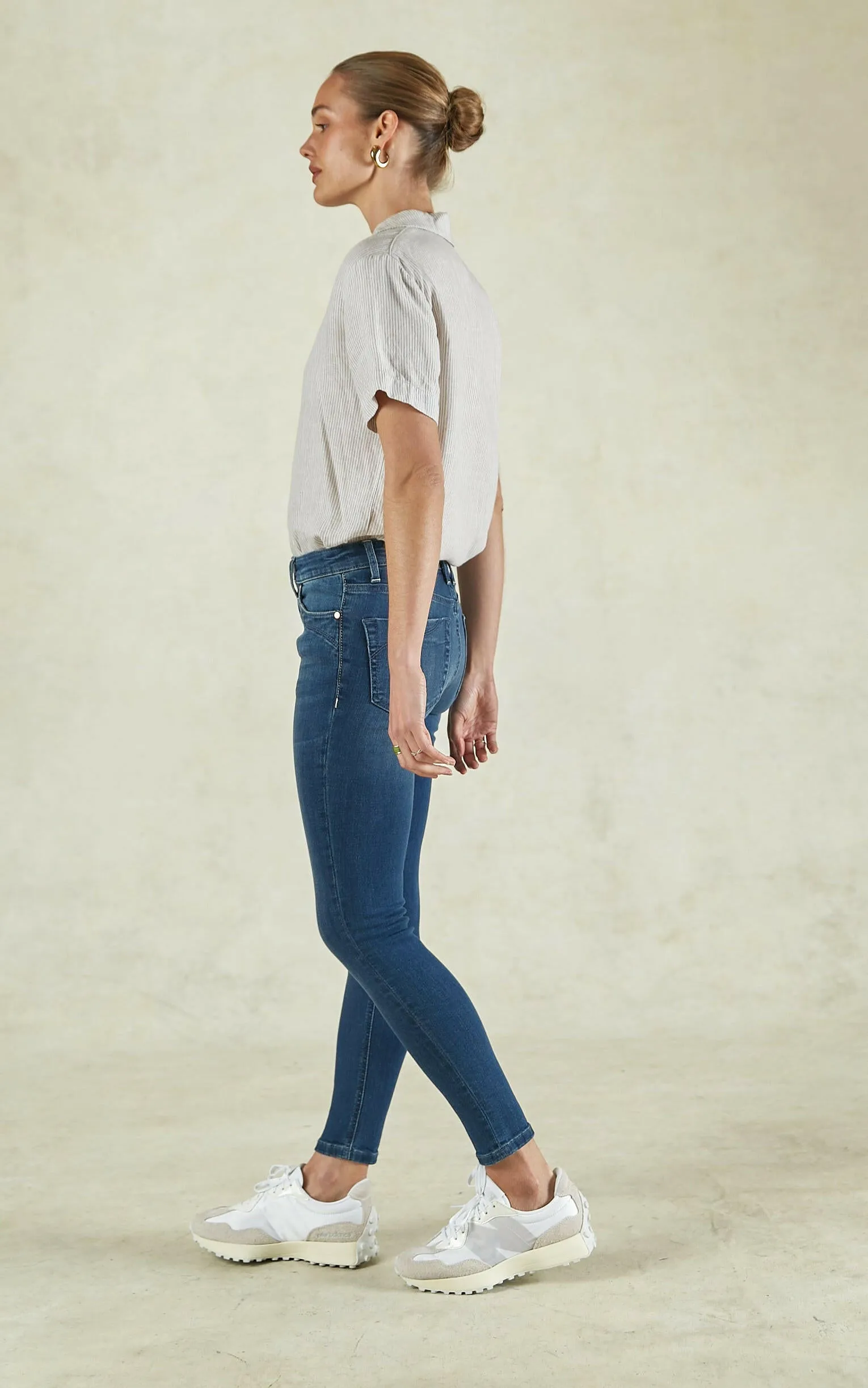 Lauren Mid Rise Classic Jeans