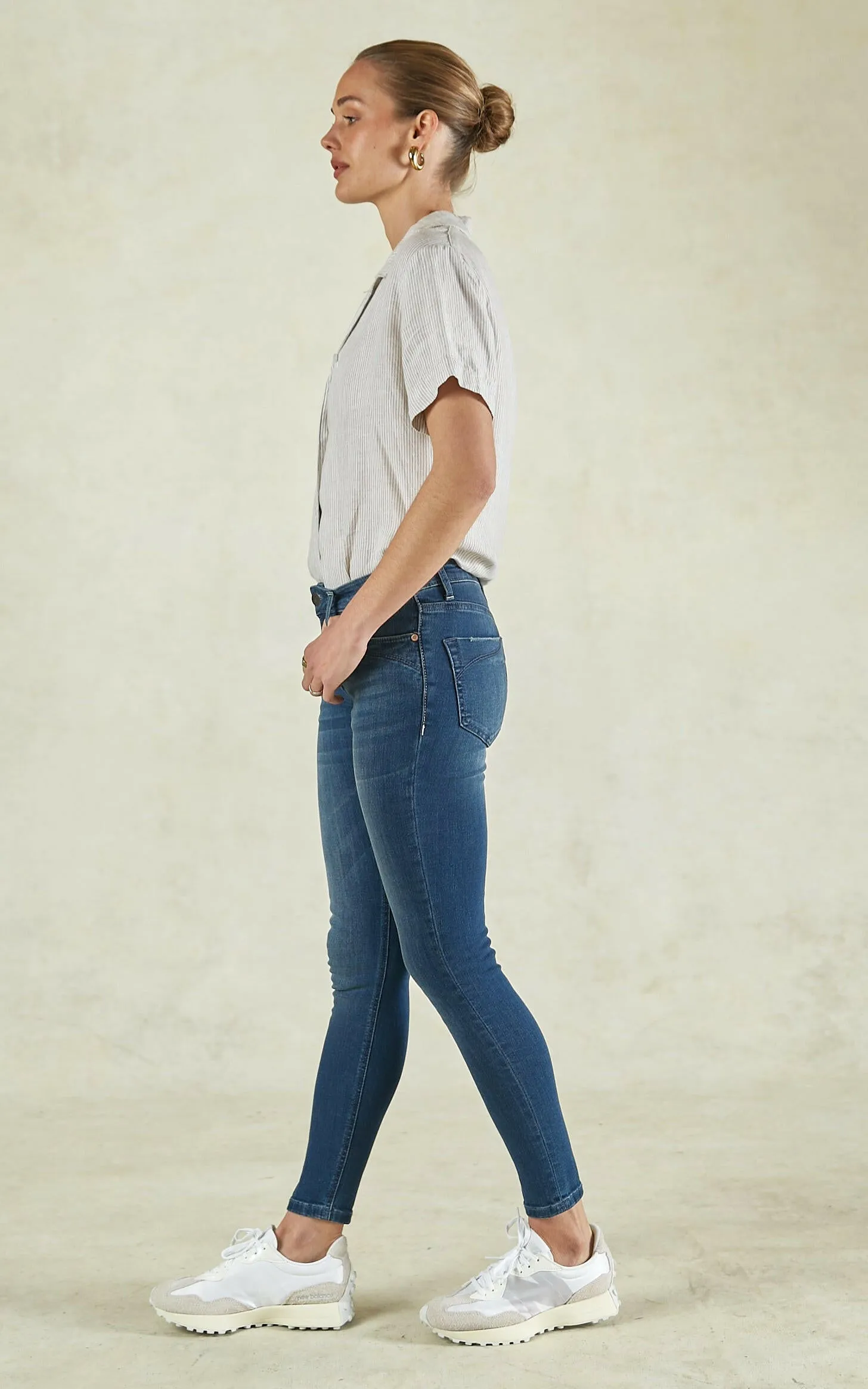 Lauren Mid Rise Classic Jeans