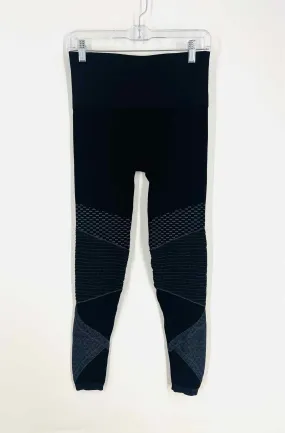 Spanx Size M Navy Blocked Ribbed Activewear Leggings