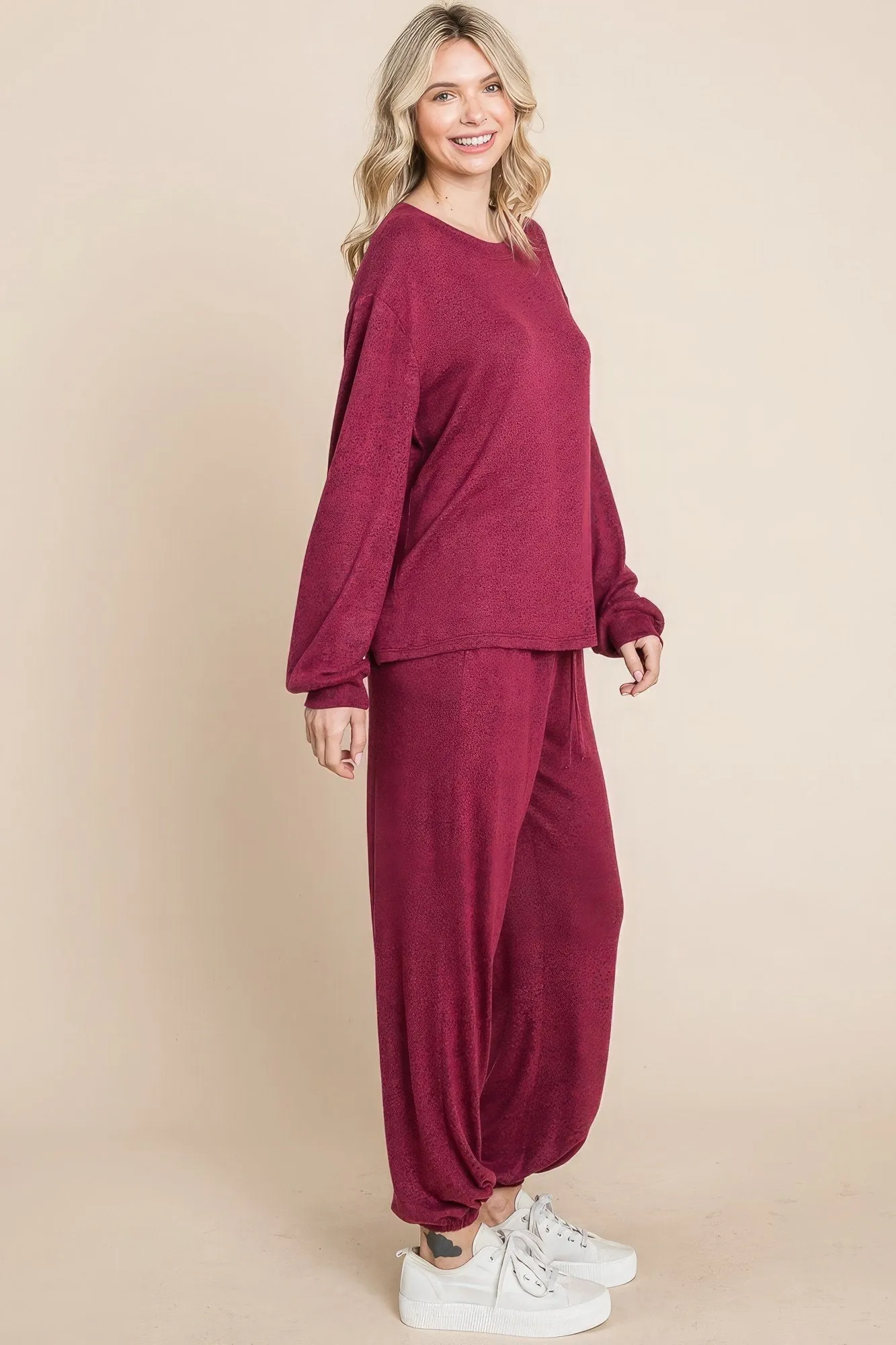 Two tone solid warm and soft hacci brush loungewear set